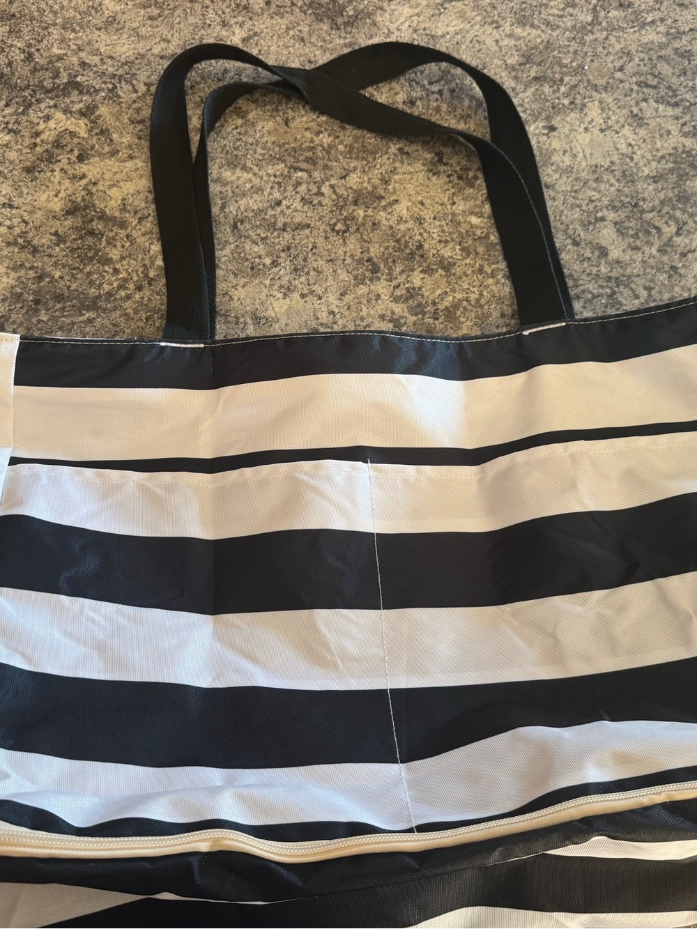 Striped Black and White Women's Beach Bag - Classic Everyday Carry